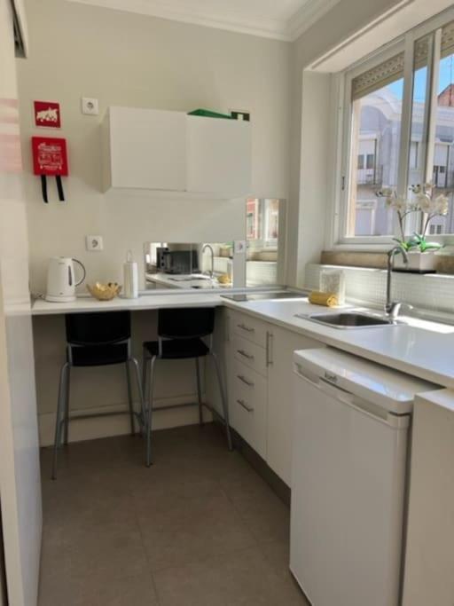 Romantic And Bright Studio Apartment In Arroios - Ssl 2B Lisboa 外观 照片